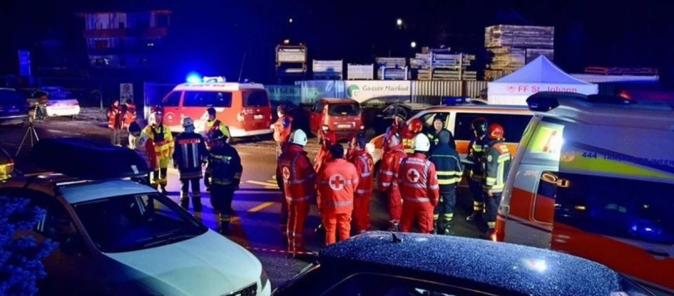 Αυτοκίνητο στην Ιταλία παρέσυρε γκρουπ με τουρίστες - Έξι άτομα σκοτώθηκαν